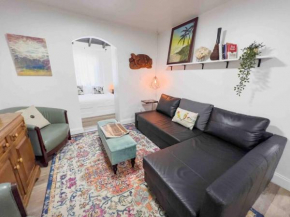 Artistic MIAMI duplex near Midtown shops & dining